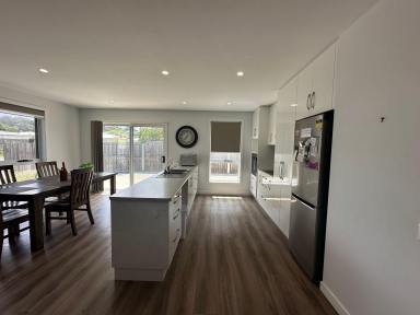 Unit For Sale - TAS - Deloraine - 7304 - Low maintenance easy living unit  (Image 2)