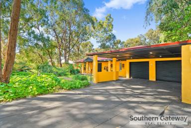 House For Sale - WA - Wellard - 6170 - COUNTRY-STYLE CHARM MEETS MODERN COMFORT  (Image 2)