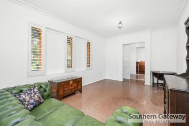 House For Sale - WA - Wellard - 6170 - COUNTRY-STYLE CHARM MEETS MODERN COMFORT  (Image 2)