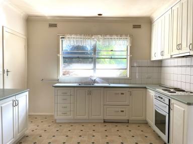 House For Lease - VIC - Swan Hill - 3585 - Roomy brick veneer  (Image 2)