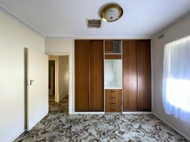 House Leased - VIC - Swan Hill - 3585 - Roomy brick veneer  (Image 2)