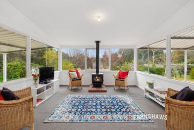 House For Sale - WA - Beechina - 6556 - Gorgeous Gumnut Grove Cottage  (Image 2)