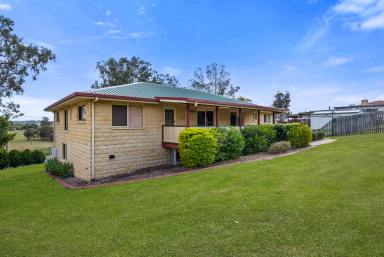 House For Sale - QLD - Southside - 4570 - Walking distance to shopping district!  (Image 2)