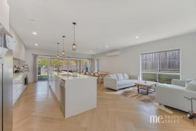 House For Sale - QLD - Dayboro - 4521 - Stylish Family Retreat with Space for Everyone  (Image 2)