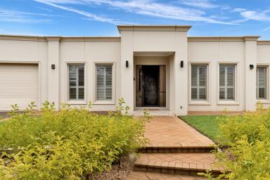House For Sale - VIC - Mildura - 3500 - Your Ultimate Family Retreat.  (Image 2)