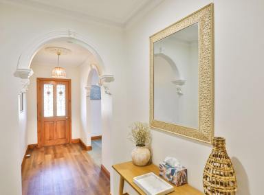 Townhouse For Sale - VIC - Mildura - 3500 - CHARACTERFUL TOWNHOUSE  (Image 2)