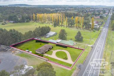 House For Sale - NSW - Glen Innes - 2370 - Neat Brick Home with Room to Grow  (Image 2)