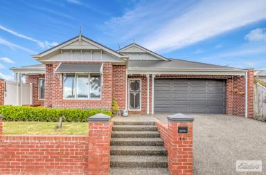 House For Sale - VIC - Warragul - 3820 - Beautiful Family Home with a Large Shed  (Image 2)