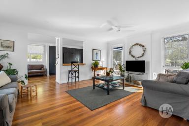 House For Sale - VIC - Balnarring - 3926 - A Lifestyle Dream On The Village Edge  (Image 2)