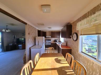 House For Sale - NSW - Gundagai - 2722 - Family Home in a Great Location  (Image 2)