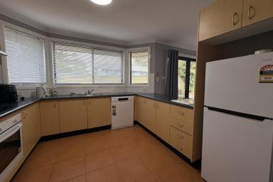 House For Lease - NSW - Raymond Terrace - 2324 - PRIVATE 4 BEDROOM HOME!!  (Image 2)
