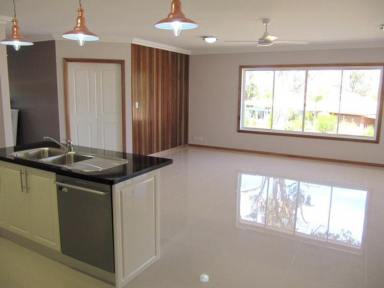House For Lease - NSW - Inverell - 2360 - Executive Home in Great Location  (Image 2)