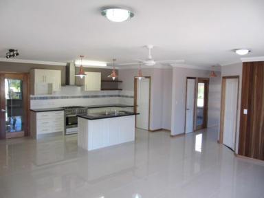 House For Lease - NSW - Inverell - 2360 - Executive Home in Great Location  (Image 2)