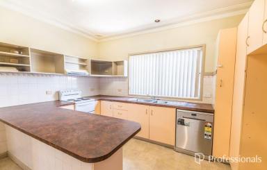 House For Lease - NSW - South Tamworth - 2340 - 3 Bedroom House - South Tamworth  (Image 2)