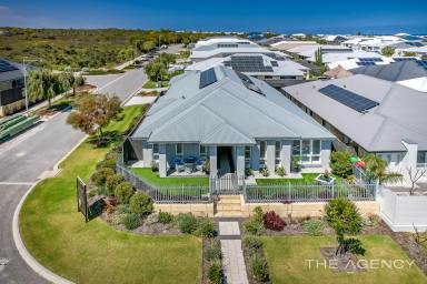 House For Sale - WA - Jindalee - 6036 - Stunning Idyllic Parkside Paradise  (Image 2)
