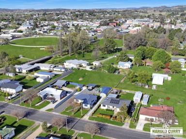 House For Sale - NSW - Tenterfield - 2372 - Surprisingly Spacious, Perfectly Positioned.....  (Image 2)