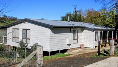 Lifestyle For Sale - NSW - Walcha - 2354 - Riverfront Lifestyle Acreage | Renovated Home | Equine Facilities | 12 Acres in Town  (Image 2)