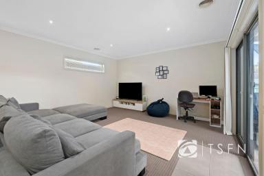 House For Sale - VIC - Spring Gully - 3550 - Modern Low-Maintenance Living in a Prime Spring Gully Location  (Image 2)