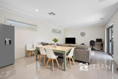 House For Sale - VIC - Spring Gully - 3550 - Modern Low-Maintenance Living in a Prime Spring Gully Location  (Image 2)