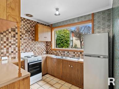Unit For Sale - TAS - Ulverstone - 7315 - Unit in Great Location  (Image 2)