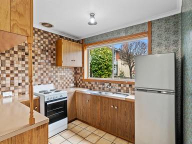 Unit For Sale - TAS - Ulverstone - 7315 - Unit in Great Location  (Image 2)