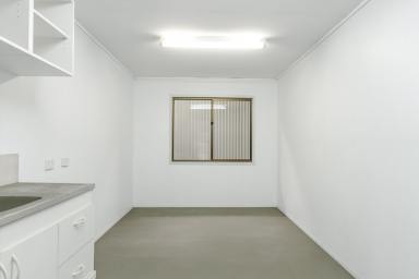 Industrial/Warehouse For Lease - QLD - Harristown - 4350 - 349m2 Industrial Shed in Medium Impact Zone  (Image 2)