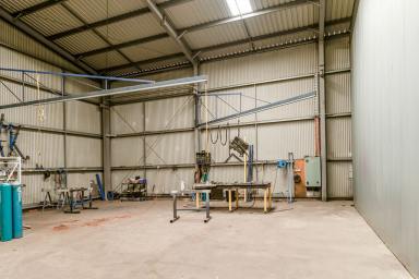 Industrial/Warehouse For Lease - QLD - Harristown - 4350 - 349m2 Industrial Shed in Medium Impact Zone  (Image 2)