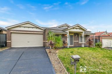 House For Sale - VIC - Pakenham - 3810 - ONE FOR THE FAMILY  (Image 2)