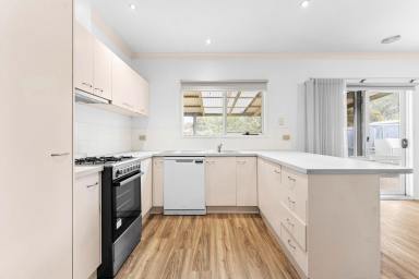 House For Sale - VIC - Golden Square - 3555 - Comfortable Family Home in a Convenient Golden Square Location  (Image 2)