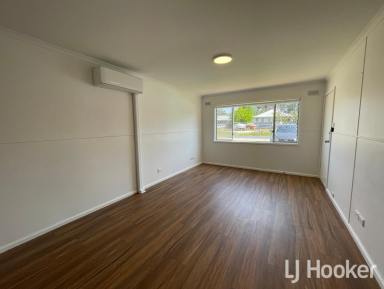 Unit For Lease - NSW - Inverell - 2360 - 2 Bedroom Brick Unit on Ross Hill  (Image 2)