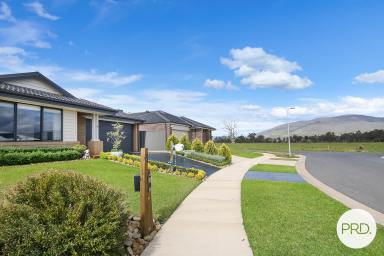 House For Sale - VIC - Leneva - 3691 - FAMILY HOME IN KINCHINGTON ESTATE  (Image 2)