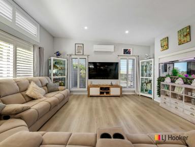 House For Sale - NSW - Malua Bay - 2536 - The Ultimate Coastal Entertainer - Rare 998m² Block in Malua Bay !  (Image 2)