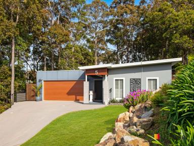 House For Sale - NSW - Malua Bay - 2536 - The Ultimate Coastal Entertainer - Rare 998sqm Block in Malua Bay !  (Image 2)