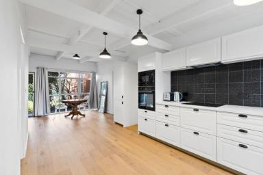 House For Sale - VIC - Quarry Hill - 3550 - Elegant Living Meets Modern Sophistication!  (Image 2)