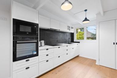 House For Sale - VIC - Quarry Hill - 3550 - Elegant Living Meets Modern Sophistication!  (Image 2)