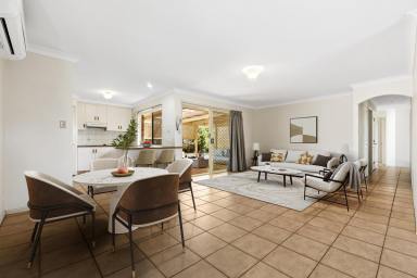 House For Sale - QLD - Middle Ridge - 4350 - Spacious Family Home in a Premium Middle Ridge Pocket  (Image 2)