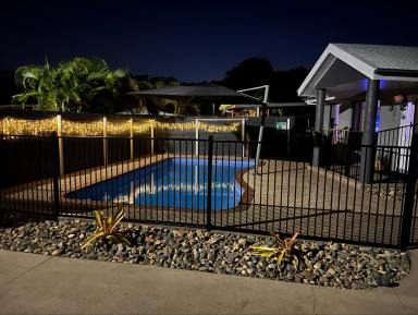 House For Sale - QLD - Slade Point - 4740 - FAMILY LIVING BY THE COAST WITH ALL EXTRAS  (Image 2)