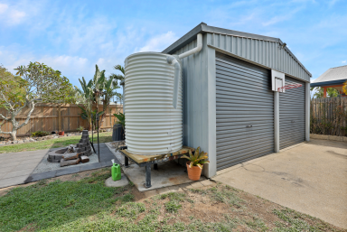 House For Sale - QLD - Slade Point - 4740 - FAMILY LIVING BY THE COAST WITH ALL THE EXTRAS  (Image 2)