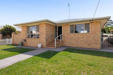 House For Sale - QLD - Newtown - 4350 - Stylish, Secure & Ready to Move In  (Image 2)