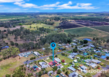 House For Sale - QLD - Avondale - 4670 - Great Family Home on a Large Block, Massive Shed!  (Image 2)