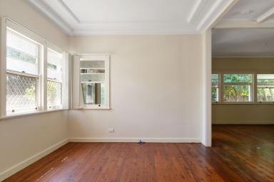 House For Lease - QLD - Newtown - 4350 - Charming 3-Bedroom Home in Ideal Location – Walk to Schools & Shops  (Image 2)