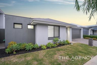 House For Sale - WA - Treeby - 6164 - Space For Family Living!  (Image 2)