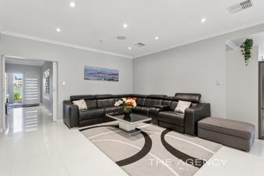 House For Sale - WA - Landsdale - 6065 - Premium Ventura-Built Family Home in Corimbia Estate  (Image 2)