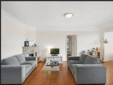 Apartment For Lease - NSW - Point Piper - 2027 - Point Piper Absolute Waterfront 3 Br with Harbour views 1500 PW  (Image 2)