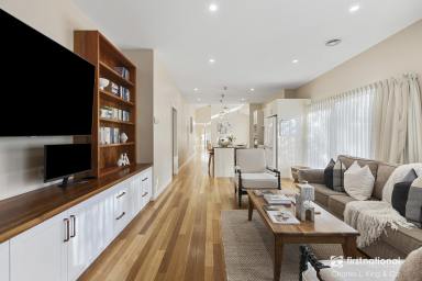 House Auction - VIC - Echuca - 3564 - Exquisite Central Echuca Residence in Prime Court Location  (Image 2)