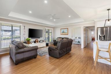 House For Sale - QLD - Highfields - 4352 - Picturesque Highfields - Quality Built & Established !  (Image 2)