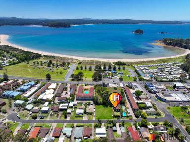 Unit For Sale - NSW - Batehaven - 2536 - Holiday Lifestyle, Prime Location only 375m to the beach - 3-Bedroom Top Floor Unit !  (Image 2)
