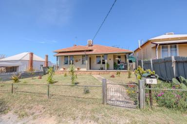 House For Sale - VIC - Ouyen - 3490 - Character three bedroom home!  (Image 2)