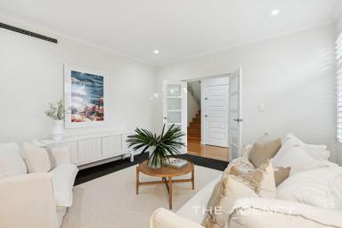 House For Sale - WA - Sorrento - 6020 - UNDER OFFER!!  (Image 2)