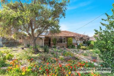 House For Sale - WA - Orelia - 6167 - GREAT OPPORTUNITY IN A CONVENIENT LOCATION  (Image 2)